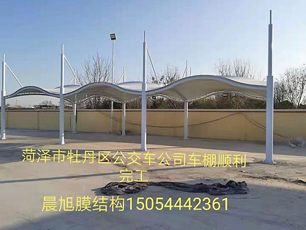 菏泽市牡丹区公交车公司车棚顺利完工