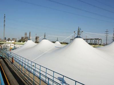 污水池加盖反吊膜结构有何优势？